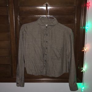 Grey cropped flannel / style with anything!! 🌹